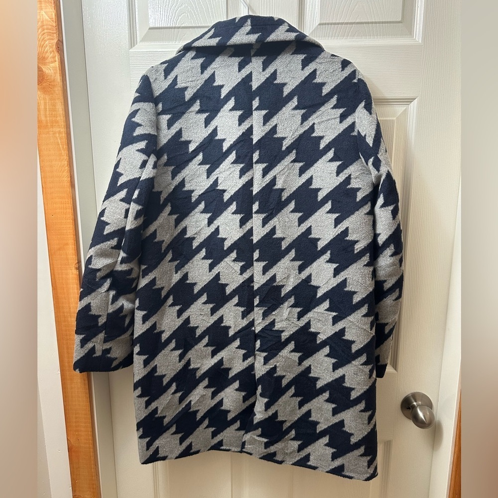 Women’s Coat Size Medium NWT - Picture 2 of 2